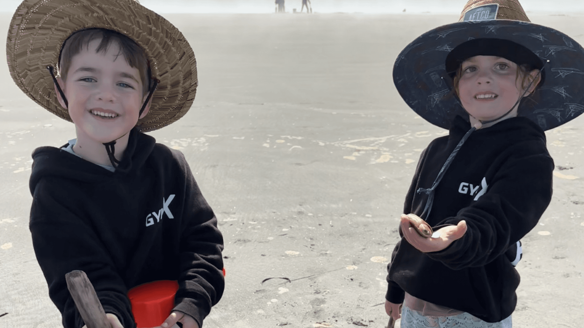 An Oregon Coast Family Adventure: Learning to Clam